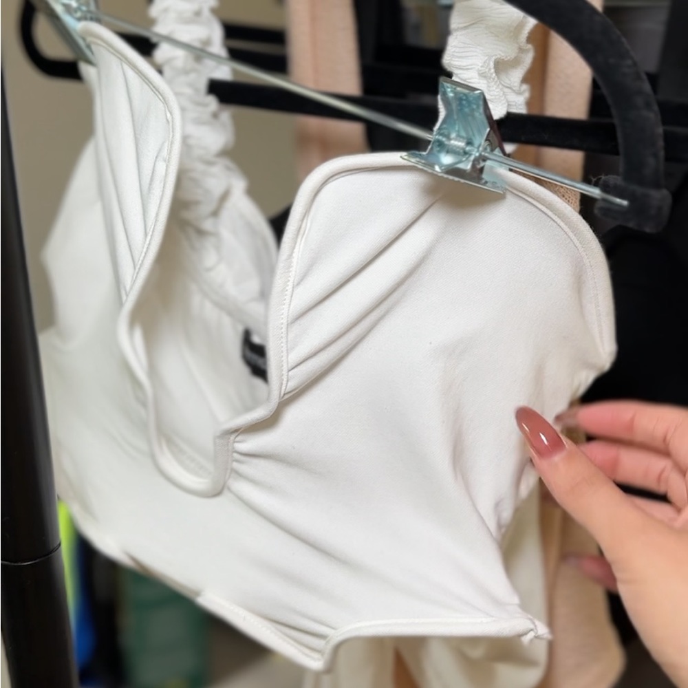 White crop top Pretty Little Thing